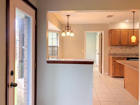 5th image of 903 Oakwood Way