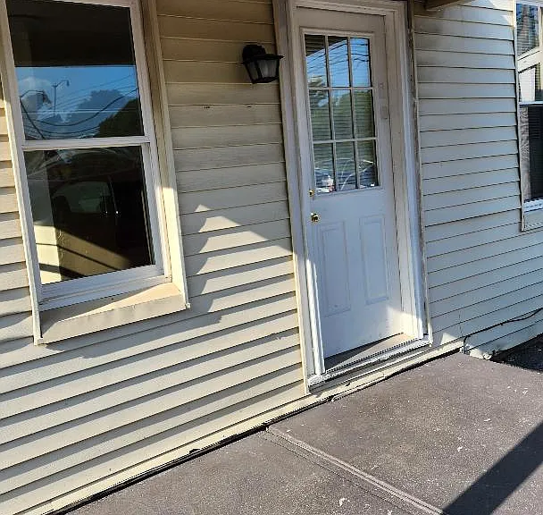 1st Floor entrance door