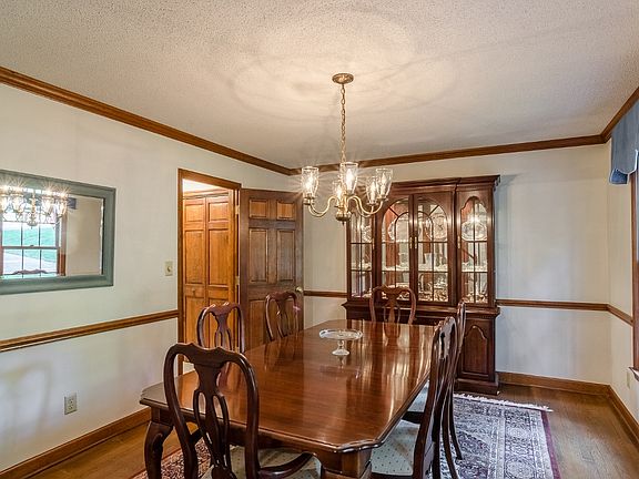 3rd image of 404 Havershire Dr