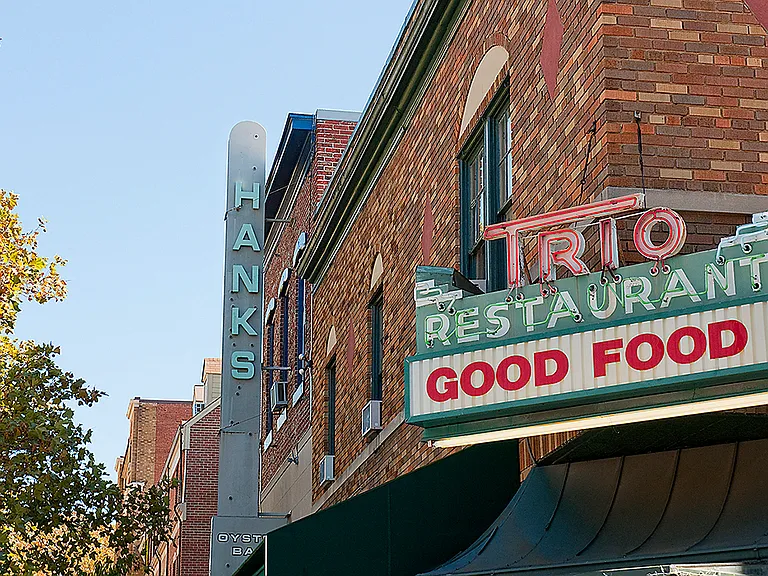 Restaurants and bars in Dupont Circle