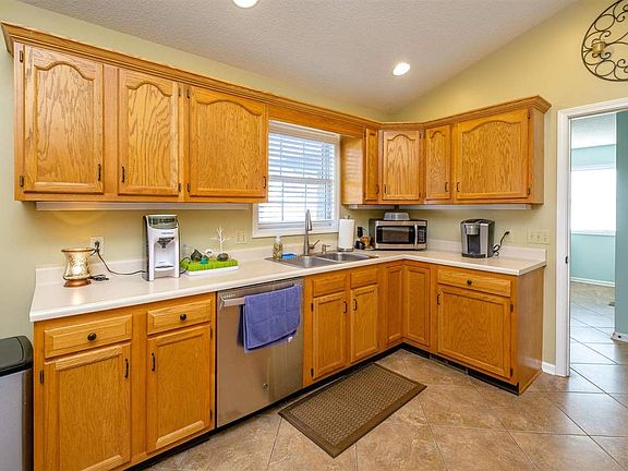 4th image of 5896 Houndschase Ln