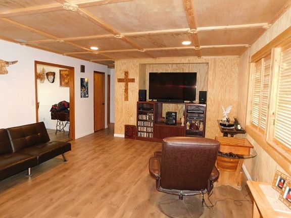 2nd image of 522 E 540th Ave
