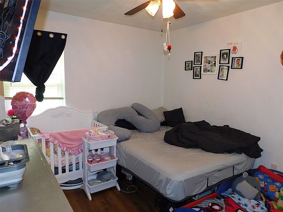 4th image of 409 W Vista Dr