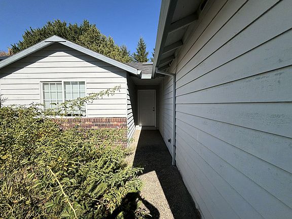 5th image of 7271 SW Applegate Dr