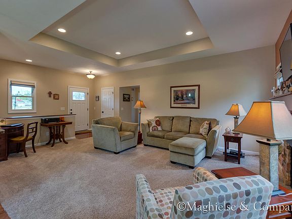 5th image of 4561 Gordonshire Dr NW