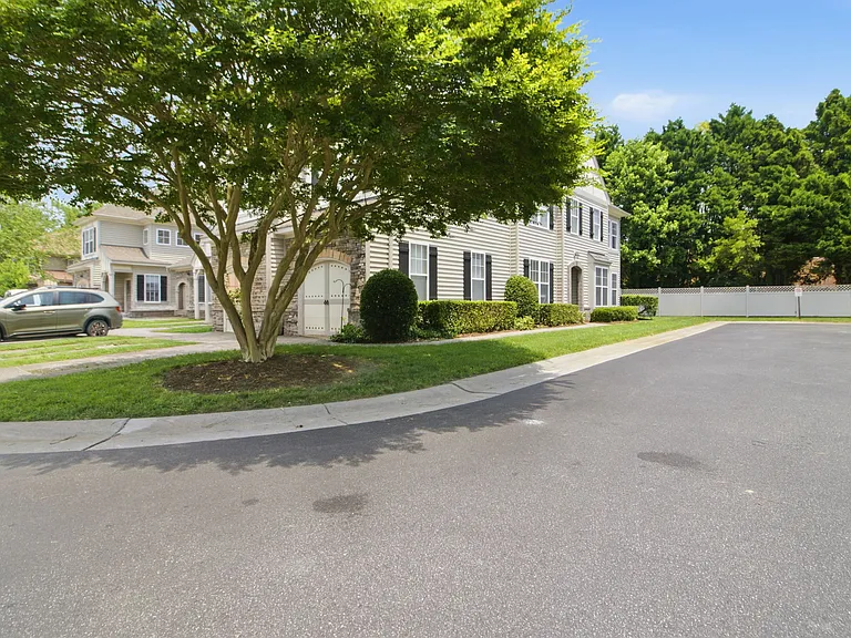 5500 Goose Pond Ln #1A — Photo 37