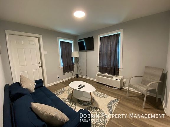 3rd image of 1719 Blair St APT 4