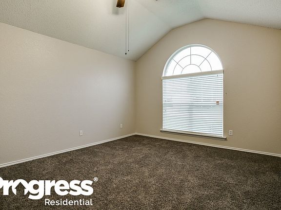 5th image of 1011 Woodall Dr