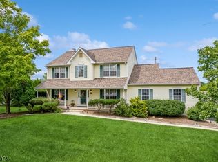 39 Gunther Loop, Somerset, NJ 08873