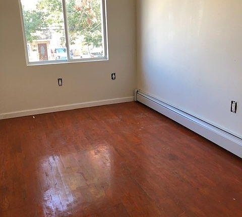 2nd image of 11554 147th St #1