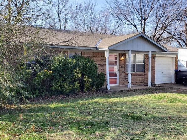 904 N 5th St, Noble, OK 73068
