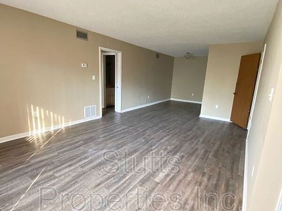 2nd image of 1825 Darby Dr APT F-5