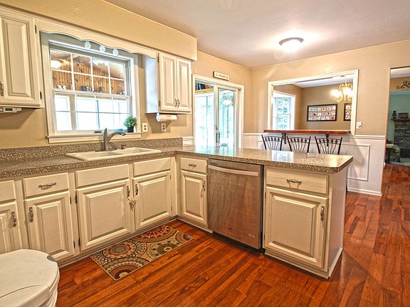 4th image of 2133 Valley Vista Ct