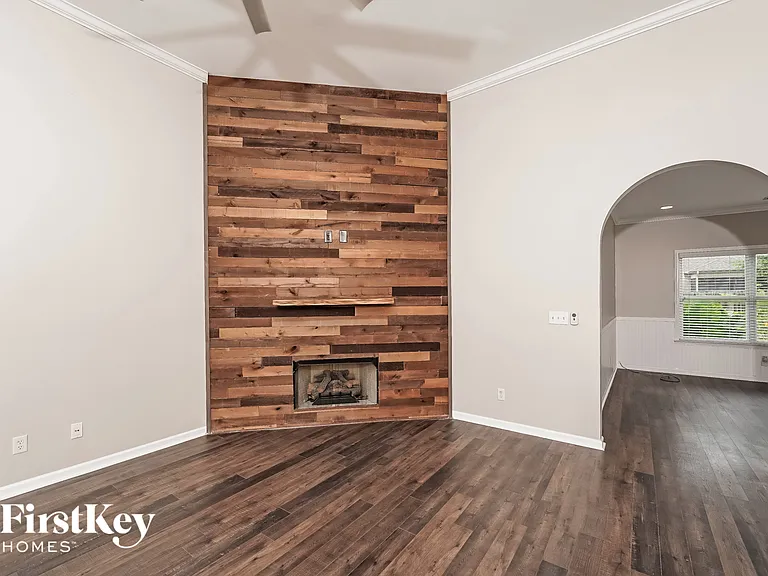 995 Valley Cir — Photo 6