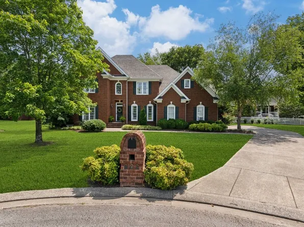 902 Thames Ct, Murfreesboro, TN 37129
