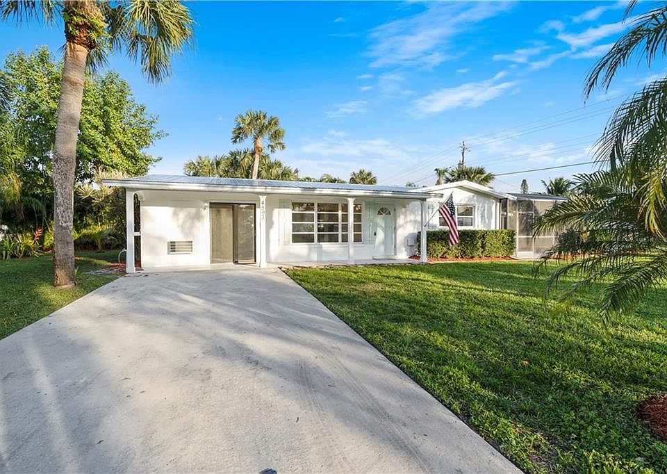 1st image of 4593 NE Algwen Cir
