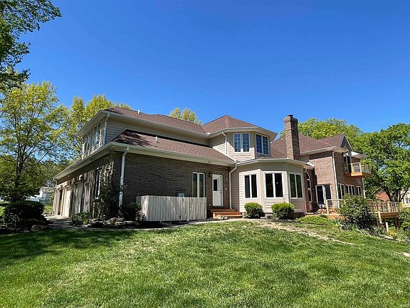3rd image of 1158 N Honeysuckle Ln