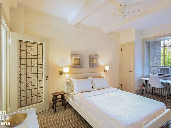 2nd image of 1 W 67th St #309