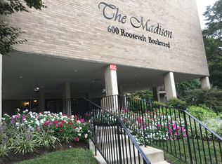 600 Roosevelt Blvd APT 202, Falls Church, VA 22044