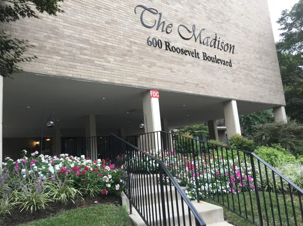 600 Roosevelt Blvd APT 202, Falls Church, VA 22044