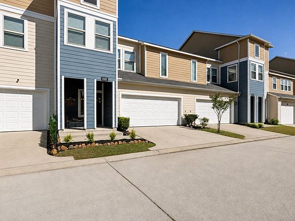 2nd image of 3519 Topango Dr