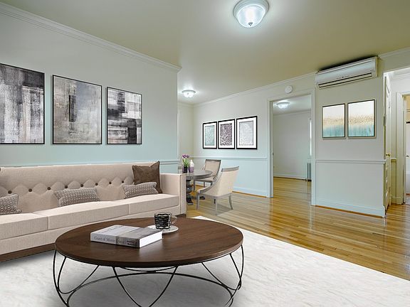 3rd image of 915 Green St APT 1