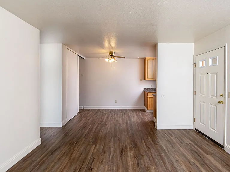 Peppertree Apartments — Photo 22