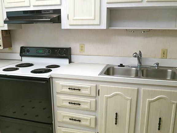 4th image of 333 Lake Howard Dr NW APT 101D