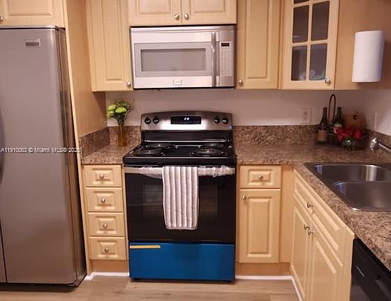 3rd image of 5080 SW 64th Ave APT 208
