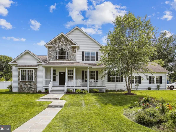 1201 Alden Rd, Alexandria, VA 22308