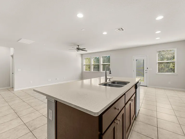 740 Aliso Trl — Photo 14