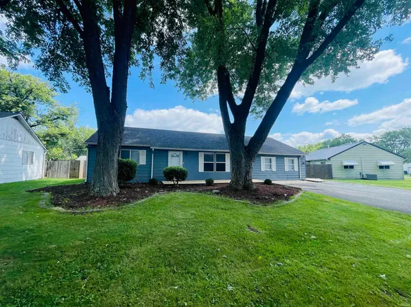 909 W Circle Dr, New Haven, IN 46774