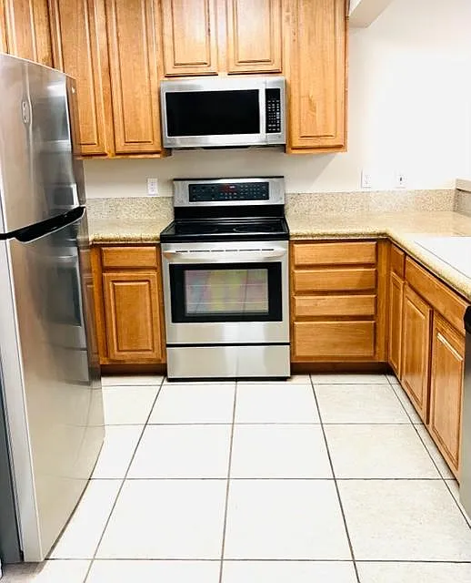 2800 Clay Street — Photo 2