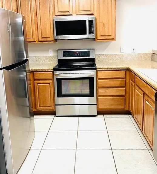 2800 N Clay St — Photo 2