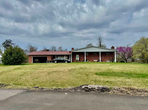 1755 Tombleson Run Rd, Leon, WV 25123