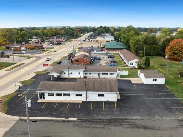 511 W Blackhawk Dr, Byron, IL 61010