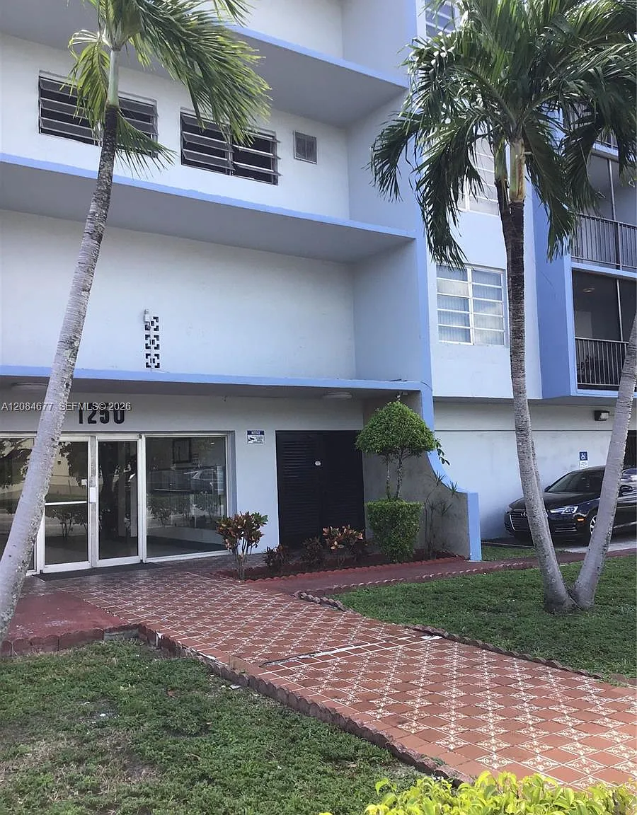 Windward Ii Condo — Photo 2
