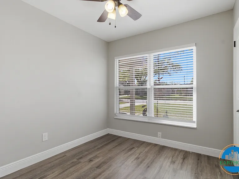 8609 Chinaberry Dr — Photo 20
