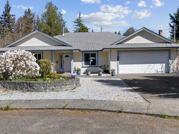 1474 Ridgemount Dr, Comox, BC V9M 3H1