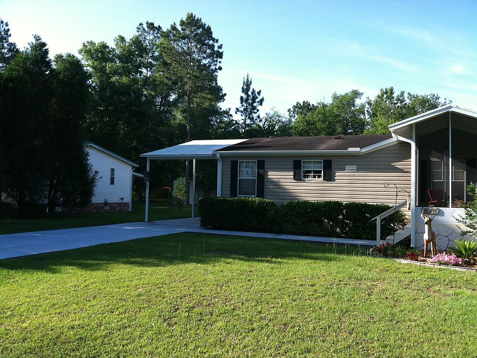 Front with carport