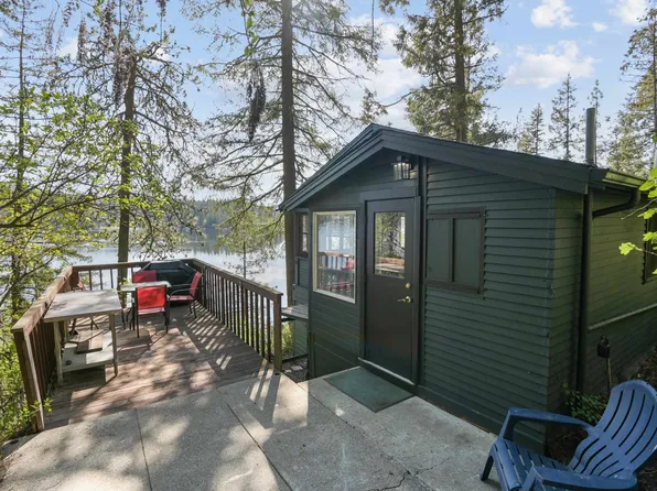 13214 N Peninsula Dr, Newman Lake, WA 99025