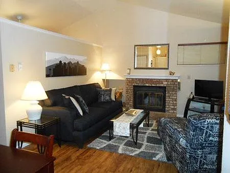 1601 W Swallow Rd #8D — Photo 3