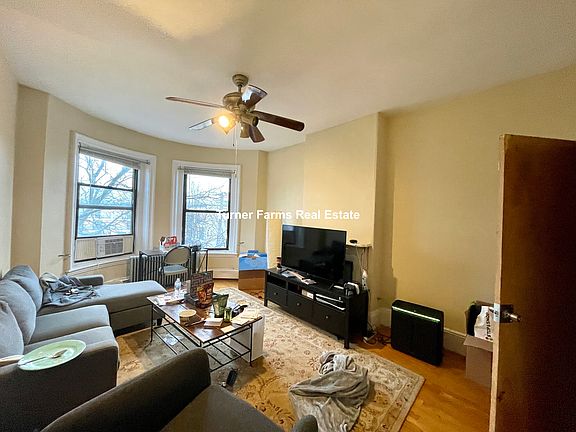 2nd image of 88R Hammond St #7