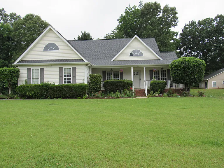 1511 Crowders Woods Dr — Photo 1