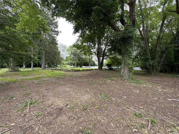 181 High Farms Road, Glen Head, NY 11545