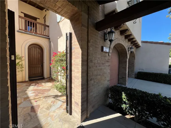 27 Tree Clover, Irvine, CA 92618