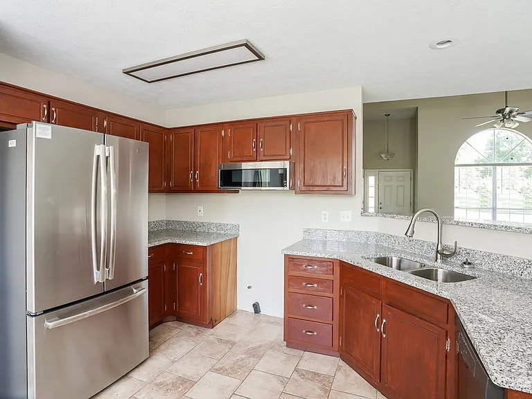 1207 Cedarbend Dr — Photo 7