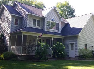 18 Twin Birch Ln, Morrisonville, NY 12962