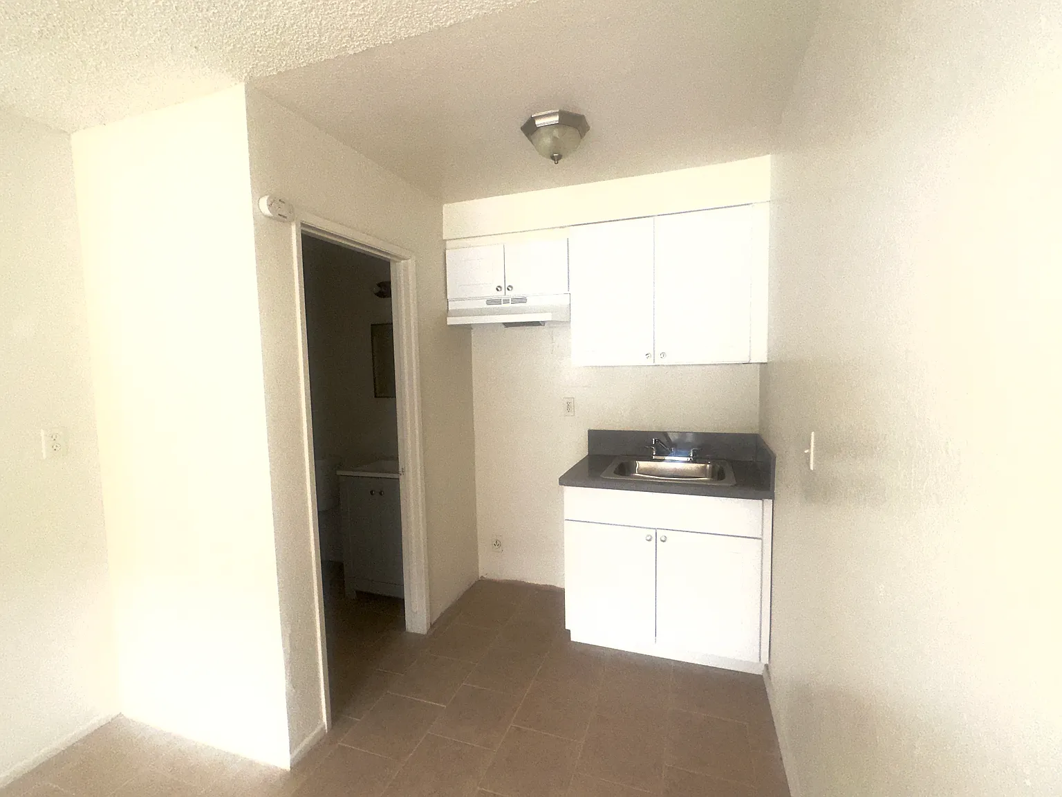 The White Ave Apartments — Photo 4