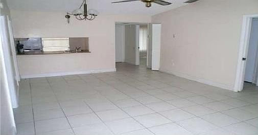 4th image of 3221 W Meadows Cir